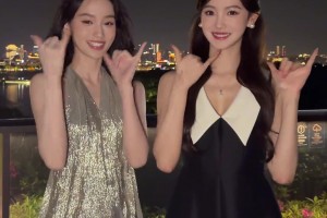 好看爱看！金佳悦晒与闺蜜手势舞，果然美女只和美女玩！